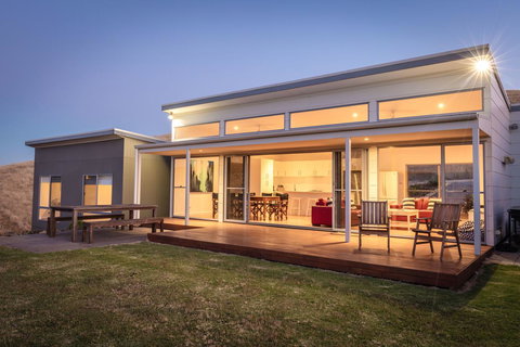 Middle River Beach House - East & West House - Accommodation NT 0