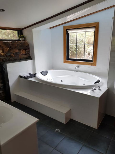 William Hunt's Retreat - Cypress Studio - NT Tourism 3