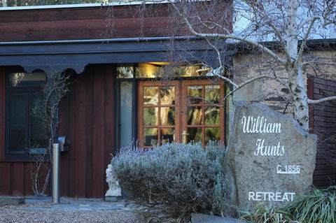 William Hunt's Retreat - Cypress Studio - NT Tourism 8