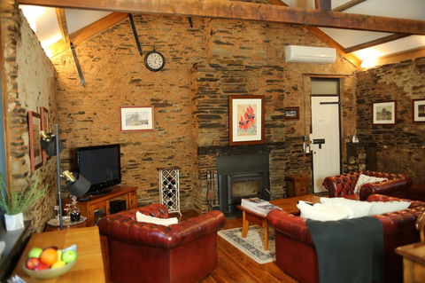William Hunt's Retreat - Cypress Studio - NT Tourism 14