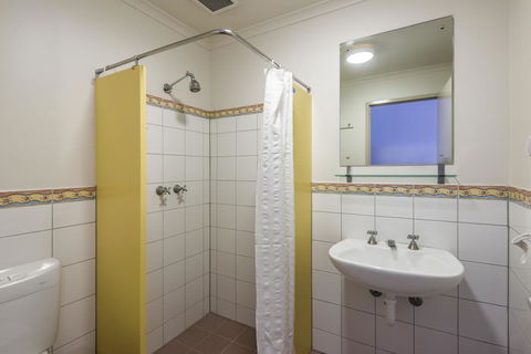 YHA Adelaide Central - Accommodation NT 40