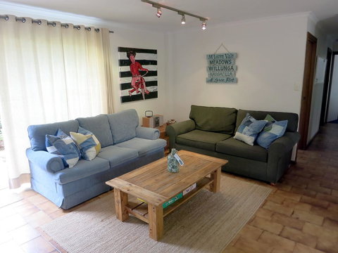 A2@Port Willy - Accommodation NT 15