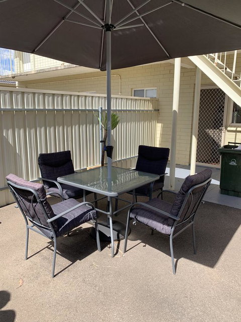 Sunshine Three - Accommodation NT 37