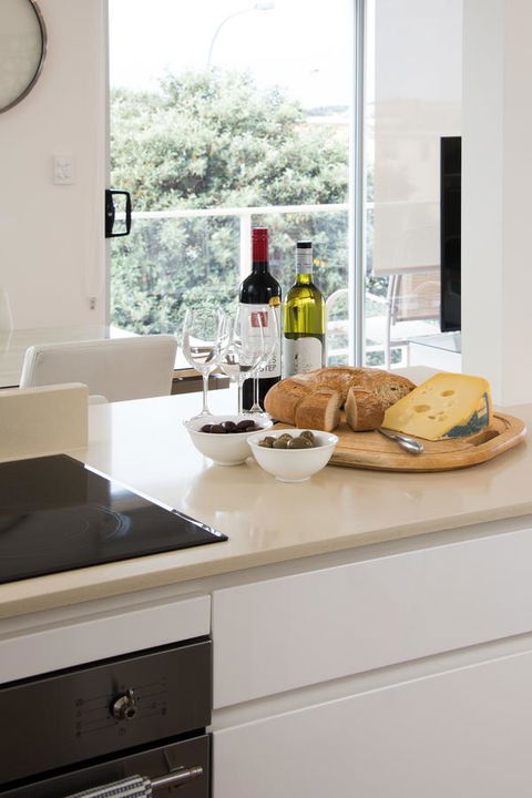Stylish 3 Bedroom Beachview Apartment - Accommodation NT 7
