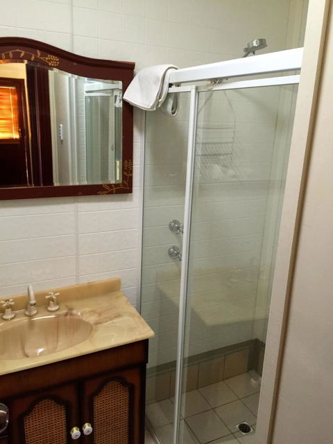 Clare Valley Cabins - NT Tourism 4