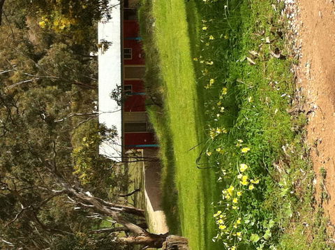 Clare Valley Cabins - NT Tourism 5