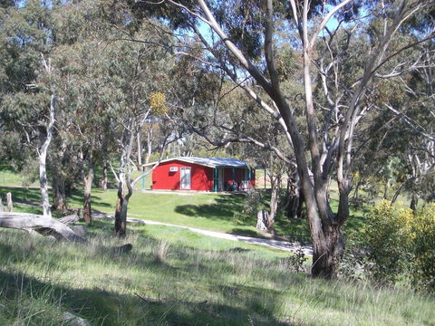 Clare Valley Cabins - NT Tourism 0
