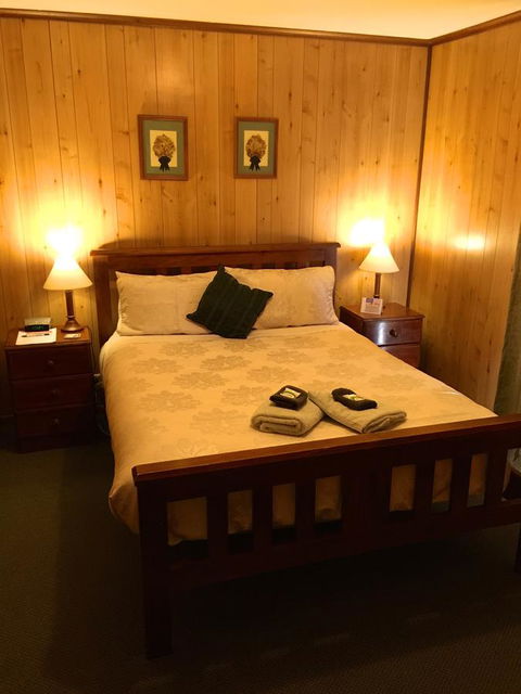 Clare Valley Cabins - NT Tourism 11