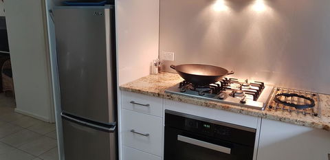 Acaill Accommodation Esplanade Living Self Check-In Self Check-Out - Accommodation NT 30