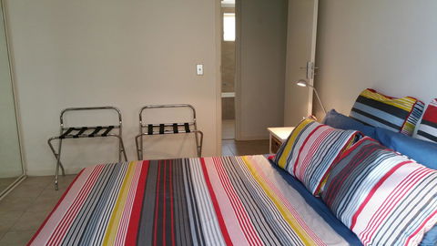 Acaill Accommodation Esplanade Living Self Check-In Self Check-Out - Accommodation NT 24
