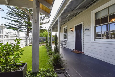 Railway Cottage In Beachport - NT Tourism 11