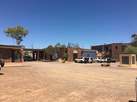Desert Cave Hotel - Accommodation NT 36