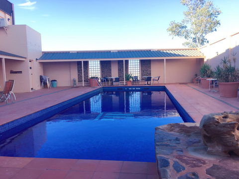 Desert Cave Hotel - Accommodation NT 44
