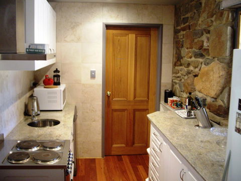 1860 Wine Country Cottages - NT Tourism 13