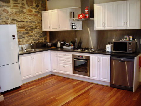 1860 Wine Country Cottages - NT Tourism 17