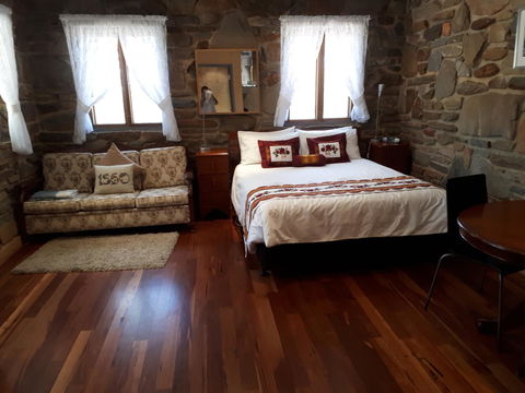 1860 Wine Country Cottages - NT Tourism 1