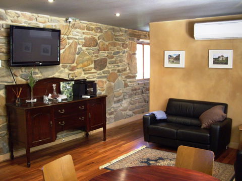 1860 Wine Country Cottages - NT Tourism 12