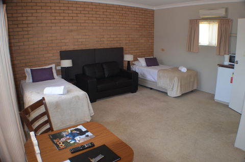 Deer Park Motor Inn Armidale - Accommodation NT 11
