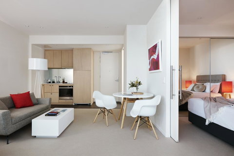 Art Series - The Watson - Accommodation NT 16