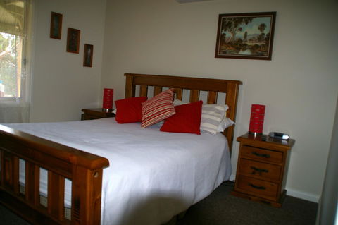 The Hakeas - Accommodation NT 2