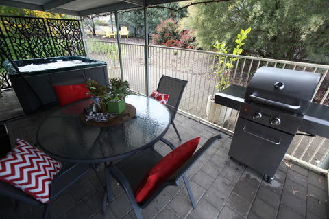 One Tree Bed And Breakfast - NT Tourism 3