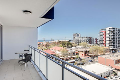 Adina Apartment Hotel Wollongong - NT Tourism 12