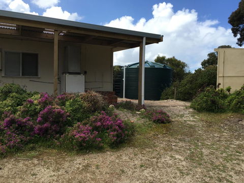 Camelot - Accommodation NT 1