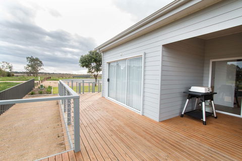Wellington Lake Retreat - NT Tourism 9