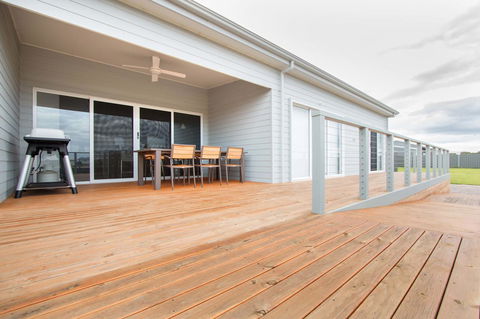 Wellington Lake Retreat - NT Tourism 8