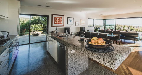 The Roozen Residence - Accommodation NT 4