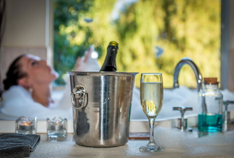 Chimes Spa Retreat - Accommodation NT 16