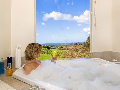 Chimes Spa Retreat - Accommodation NT 35