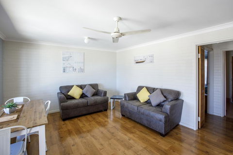 Shark Bay Seafront Apartments - Accommodation NT 14
