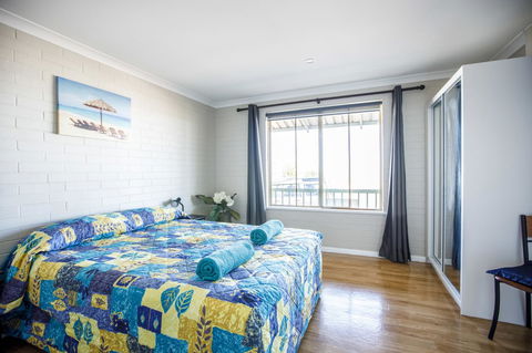 Shark Bay Seafront Apartments - Accommodation NT 29