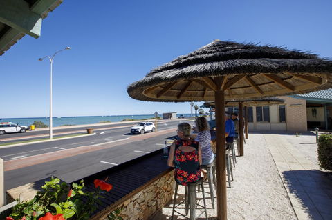 Shark Bay Seafront Apartments - Accommodation NT 38