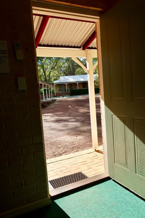 Travellers Rest Motel - NT Tourism 23