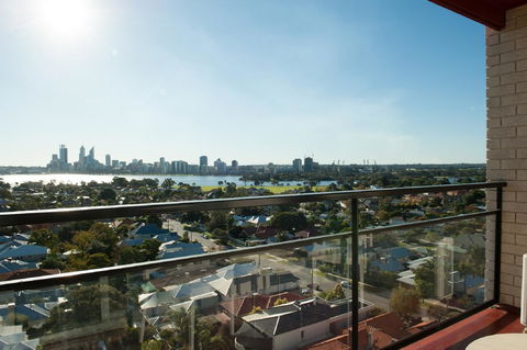 Metro Hotel Perth - NT Tourism 6