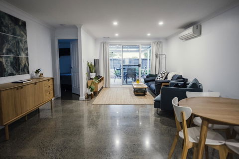 FortyTwo - Oceanside Retreat Busselton - NT Tourism 0