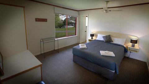 Karri Mia Chalets And Studios - Accommodation NT 20