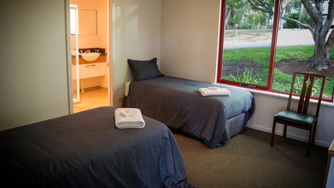 Karri Mia Chalets And Studios - Accommodation NT 16