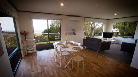 Karri Mia Chalets And Studios - Accommodation NT 8