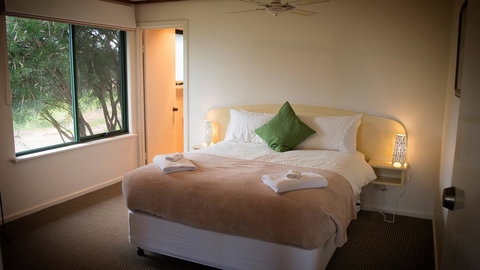 Karri Mia Chalets And Studios - Accommodation NT 11