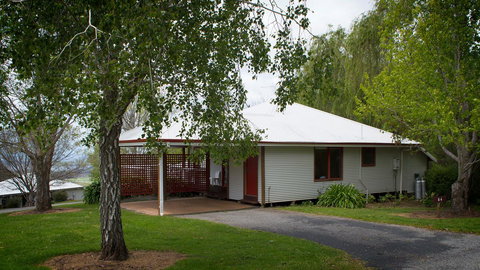 Karri Mia Chalets And Studios - Accommodation NT 34