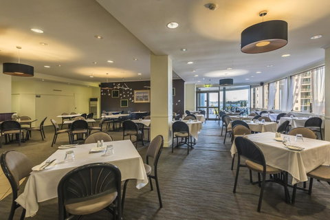 Comfort Inn & Suites Goodearth Perth - Accommodation NT 11