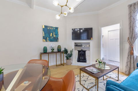 Heritage Townhouse Near Harbour Bridge - Accommodation NT 17