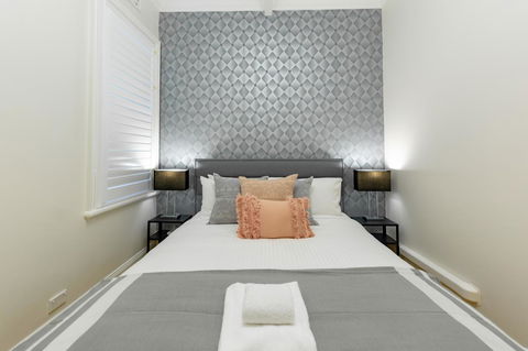Heritage Townhouse Near Harbour Bridge - Accommodation NT 11