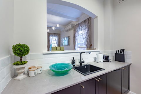 Heritage Townhouse Near Harbour Bridge - Accommodation NT 35