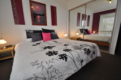 Beachfront Apartments - Accommodation NT 1