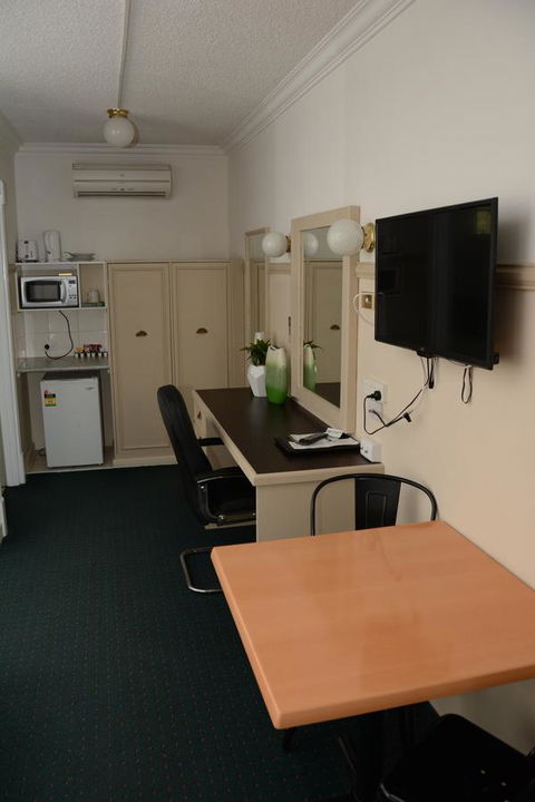 Ben Chifley Motor Inn - Accommodation NT 17