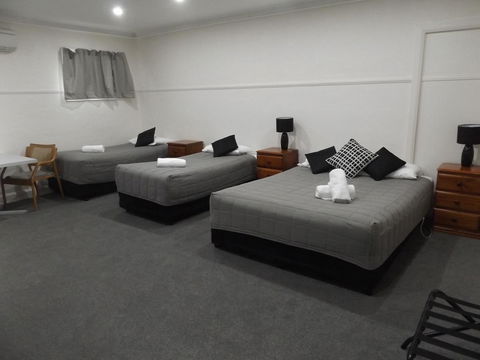 Ben Chifley Motor Inn - Accommodation NT 1